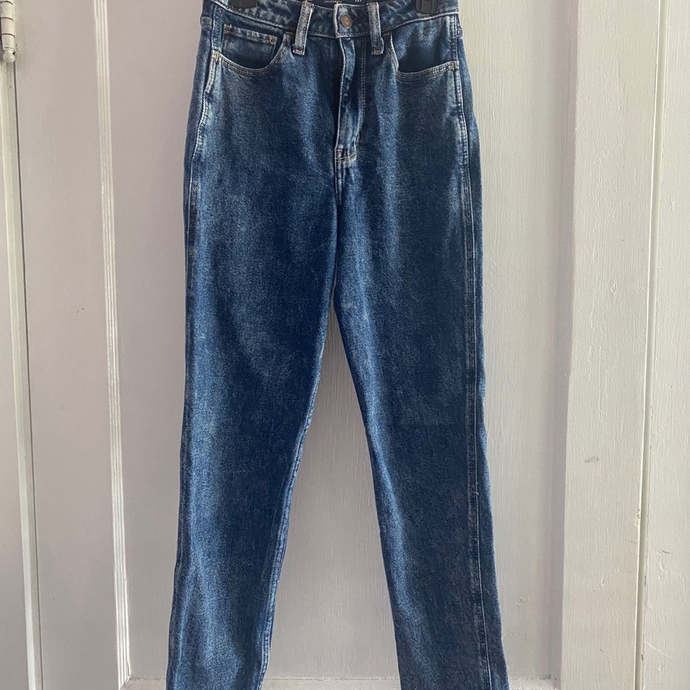 HOLLISTER ULTRA RISE MOM JEAN